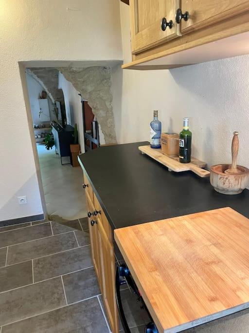 Charmante Maison De Village Au Pied Du Luberon Cabrieres-d'Aigues Экстерьер фото