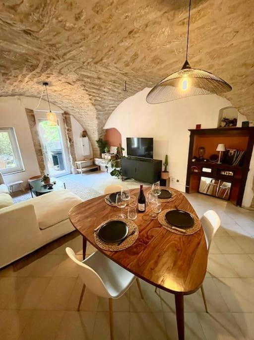 Charmante Maison De Village Au Pied Du Luberon Cabrieres-d'Aigues Экстерьер фото